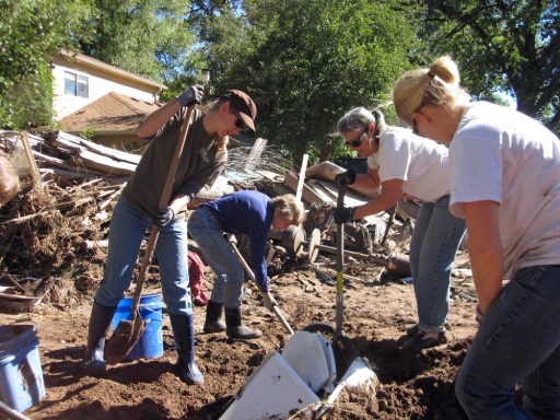 We found many unexpected things in the silt, but this one was a biggest surprise. I did find it humorous that I so often had to search for a toilet with ulcerative colitis and here there was one in the mud!